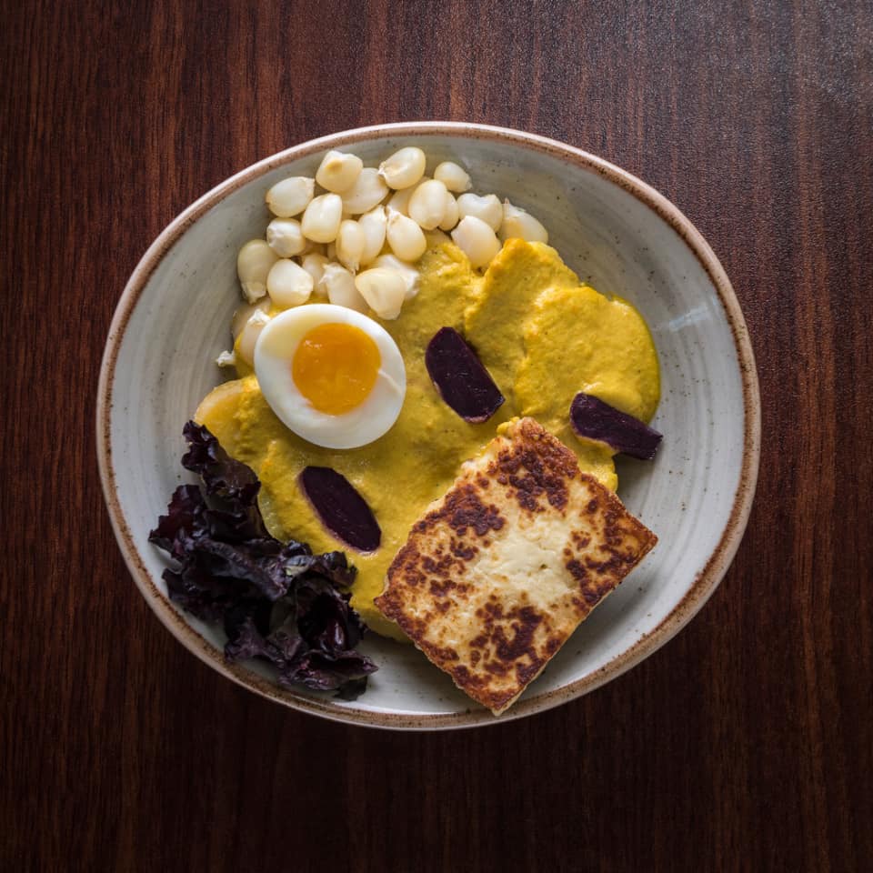 PAPITA HUANCAINA CON QUESO FRITO